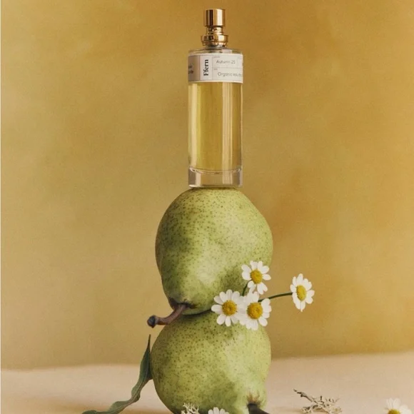 Ffern Autumn 25 Organic Eau de Parfum (1 fl oz) With diffuser. Used twice. - Picture 7 of 10